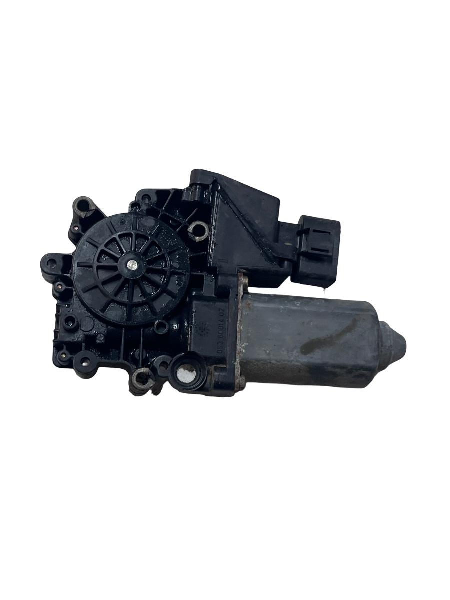 Motoras geam dreapta fata AUDI A3 8L1 1996 - 2006 119024-113