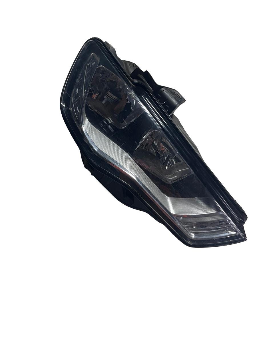 Far dreapta fata AUDI A3 (UK) III 8V1, 8VK 2012 -> 8V0941004A