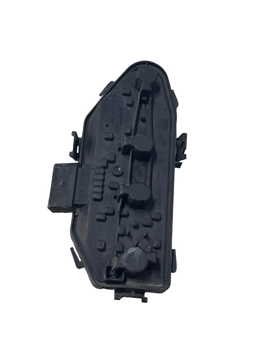 Soclu stop stanga spate VOLKSWAGEN TRANSPORTER V Bus 7HB, 7HJ, 7EB, 7EJ, 7EF, 7EG, 7HF, 7H5945257A – foto 4