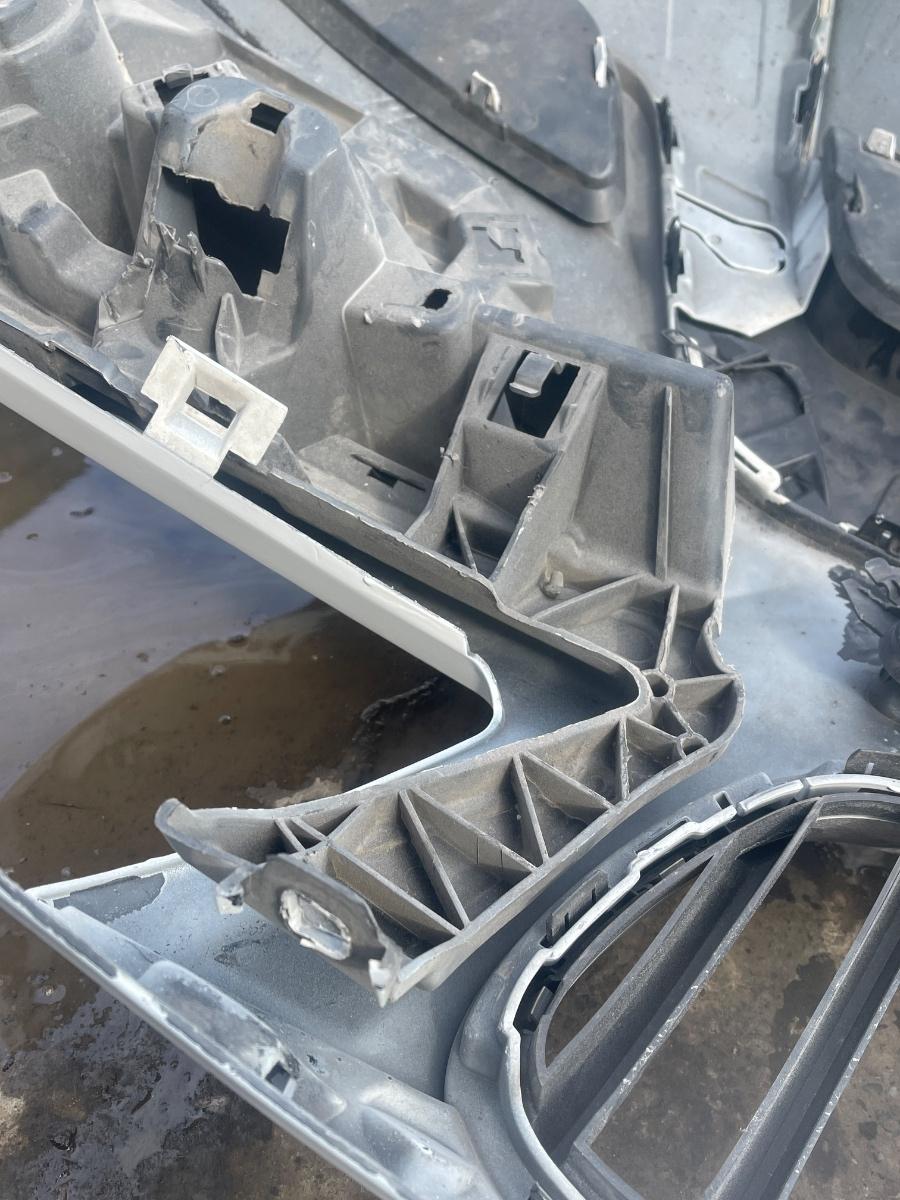 Bara fata BMW X3 II F25 2010 - 2017 – foto 8