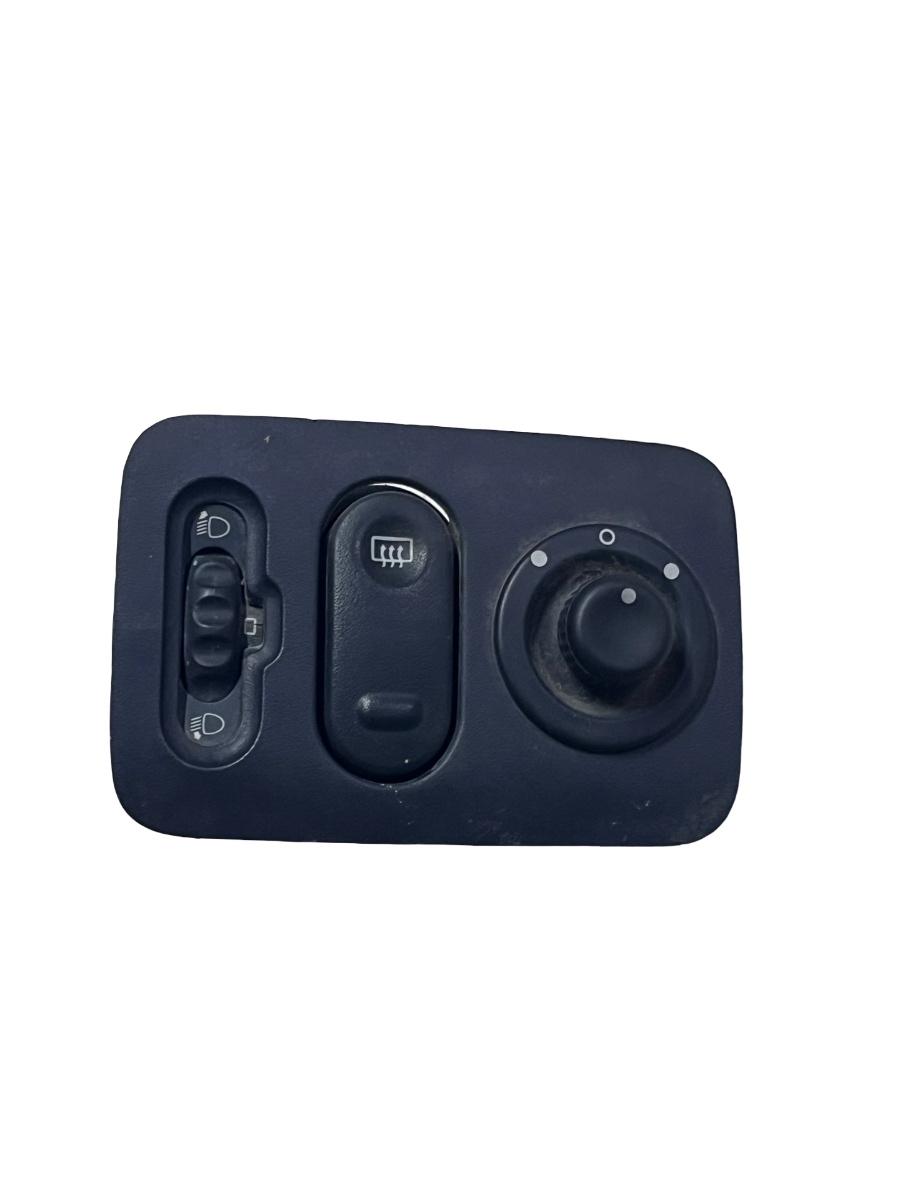Buton reglaj nivel faruri RENAULT CLIO II BB0/1/2_, CB0/1/2_ 1998 -> 8200060042