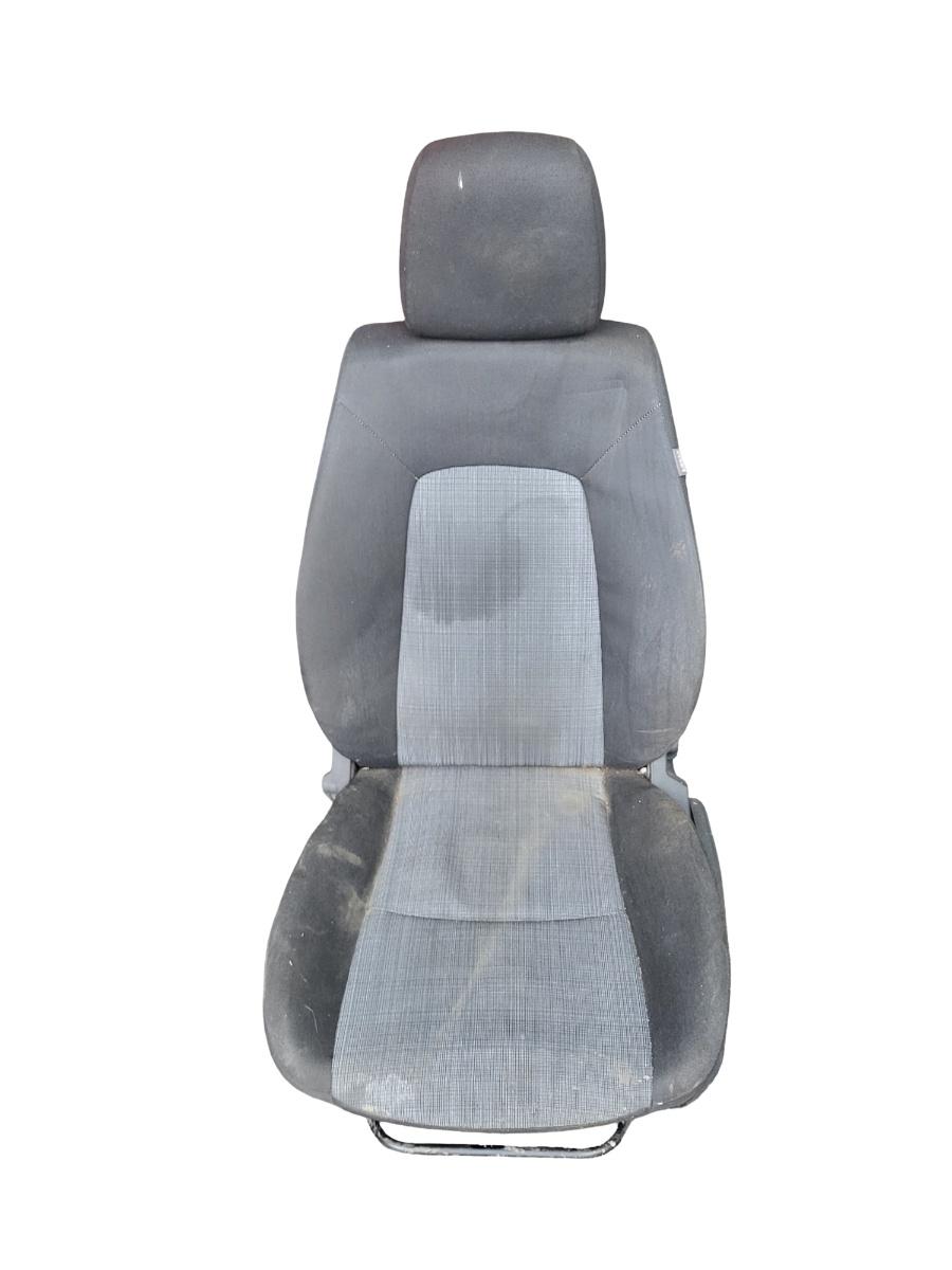 Scaun stanga fata ( sofer ) KIA CEE`D Hatchback ED 2006 - 2012