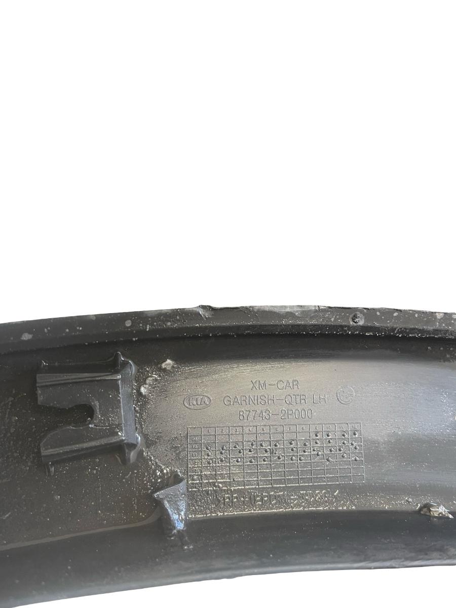 Ornament aripa stanga spate KIA SORENTO II XM 2009 -> 87743-2P000 – foto 3