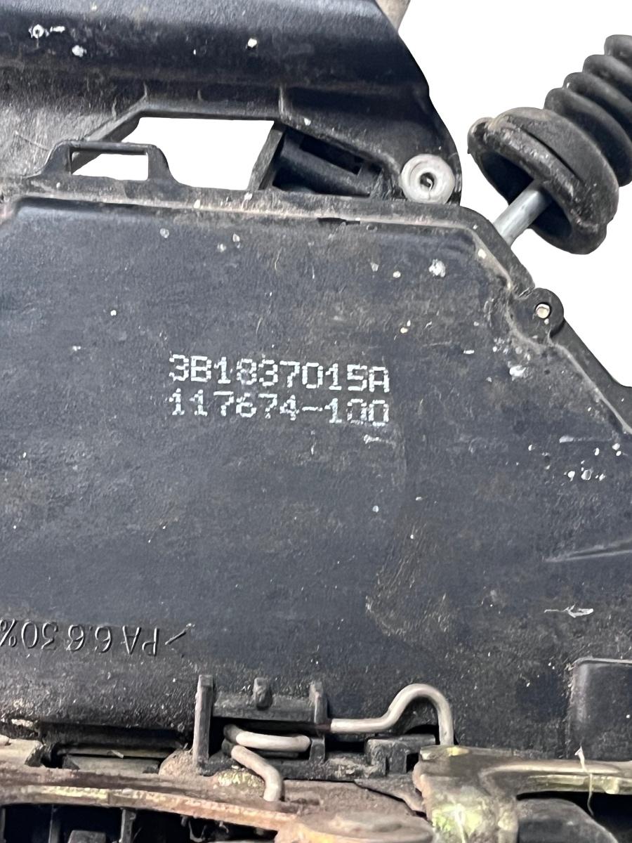 Broasca usa stanga fata VOLKSWAGEN PASSAT 3B3 2000 - 2005 3B1837015A – foto 4