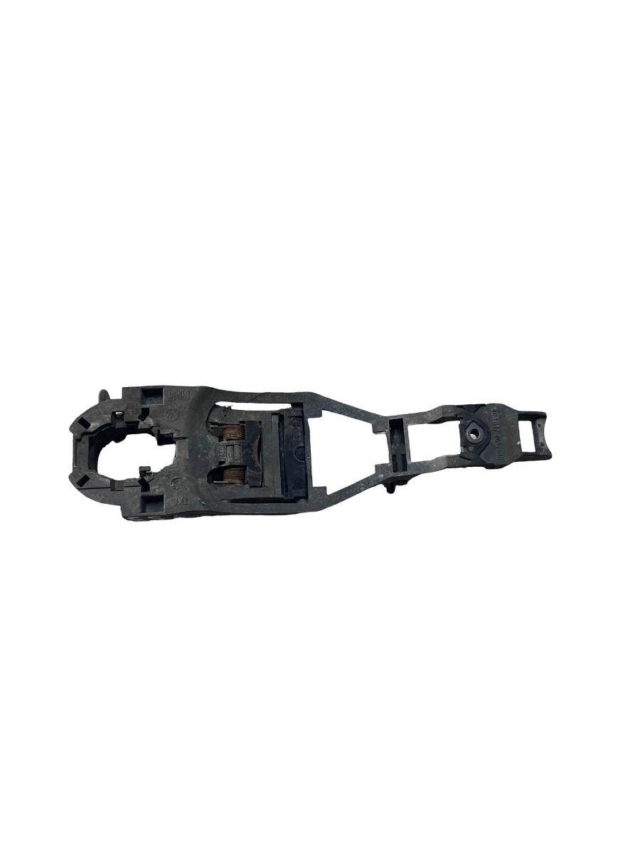 Maner/suport exterior portiera spate stanga spate VOLKSWAGEN PASSAT 3B2 1996 - 2001 3B0837885