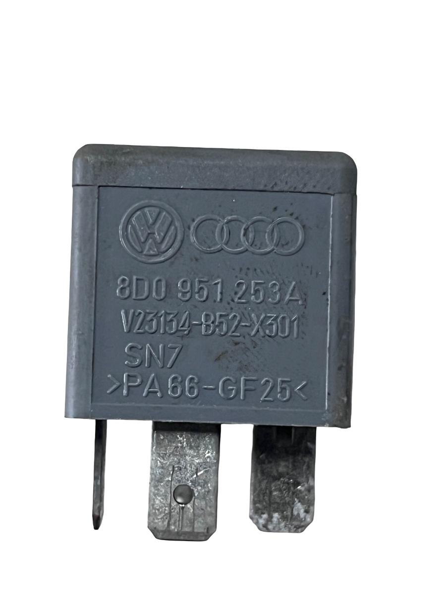 Releu 373 AUDI Q7 4LB 2006 - 2016 8D0951253A – foto 2