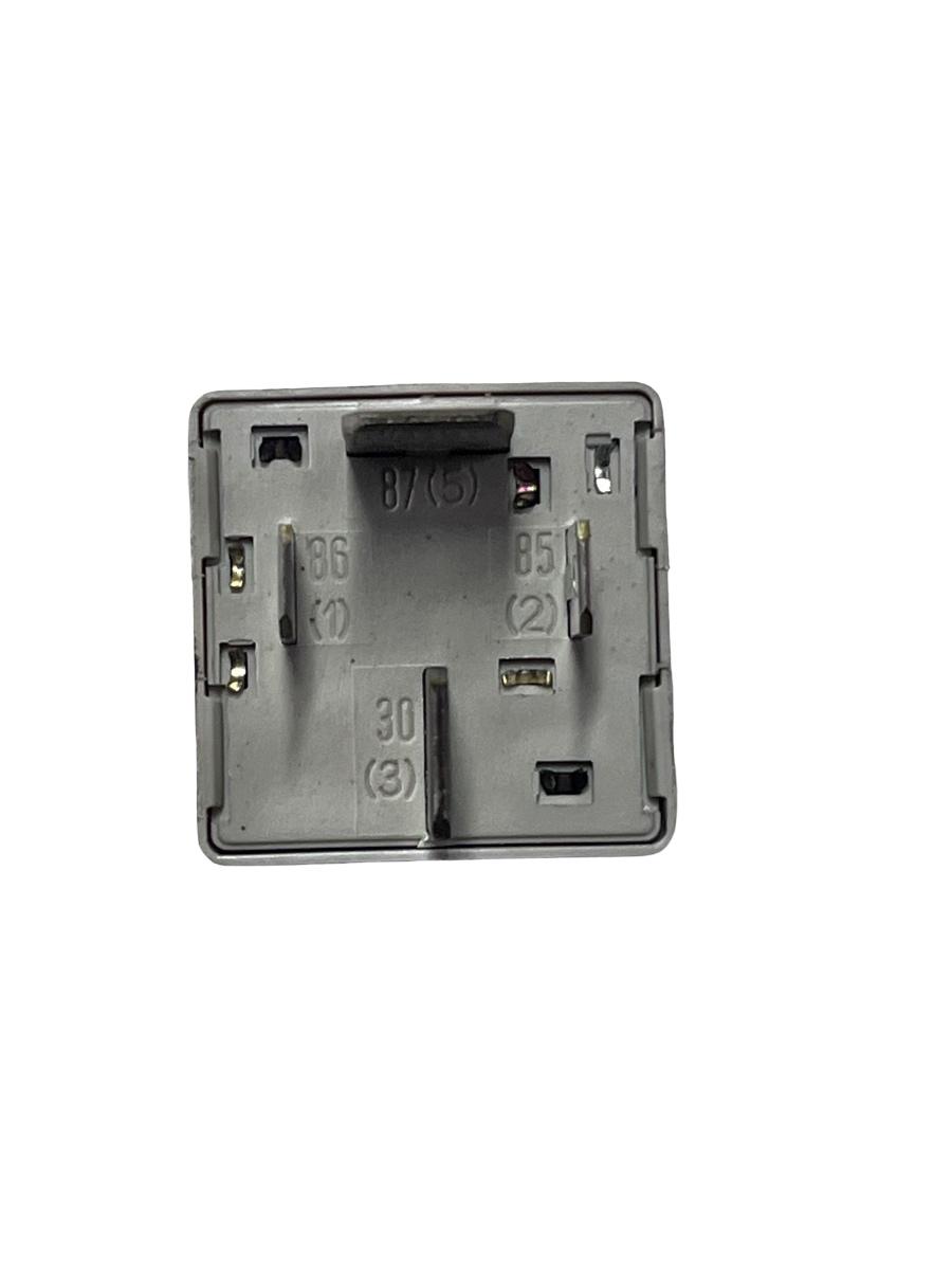 Releu 370 AUDI Q7 4LB 2006 - 2016 8D0951253 – foto 2