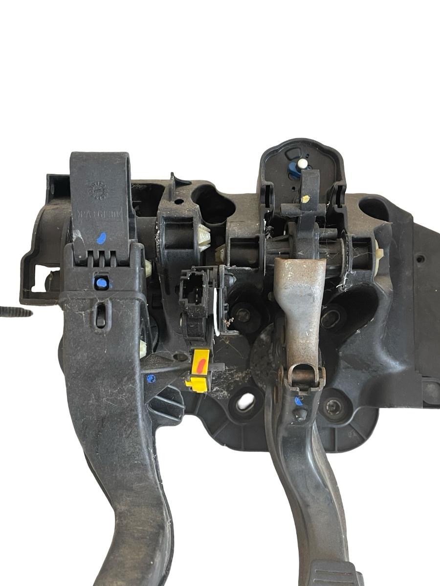 Ansamblu pedale ALFA ROMEO MITO 955_ 2008 -> 1.4 MultiAir 955 A6.000 3809550002 – foto 4