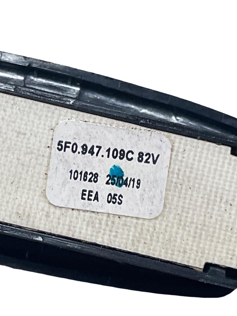 Lampa interioara habitaclu VOLKSWAGEN TIGUAN AD1 2016 -> 5F0947109C – foto 2