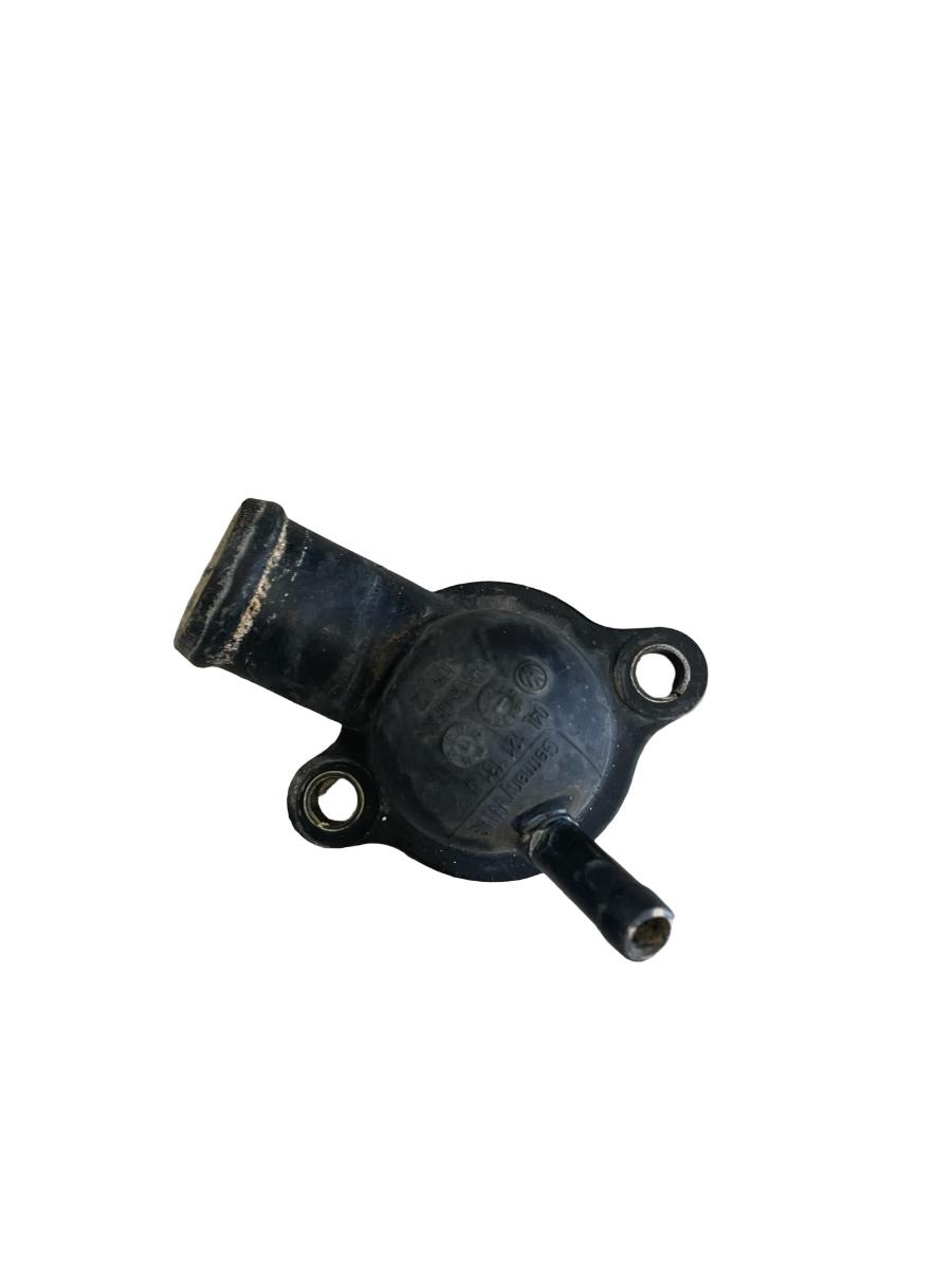 Flansa lichid de racire motor AUDI A3 Sportback 8VA, 8VF 2012 -> 2.0 TDI CRBC, CRLB, CRUA, DBGA, DCYA, DEJA, DFGA 04L121131J