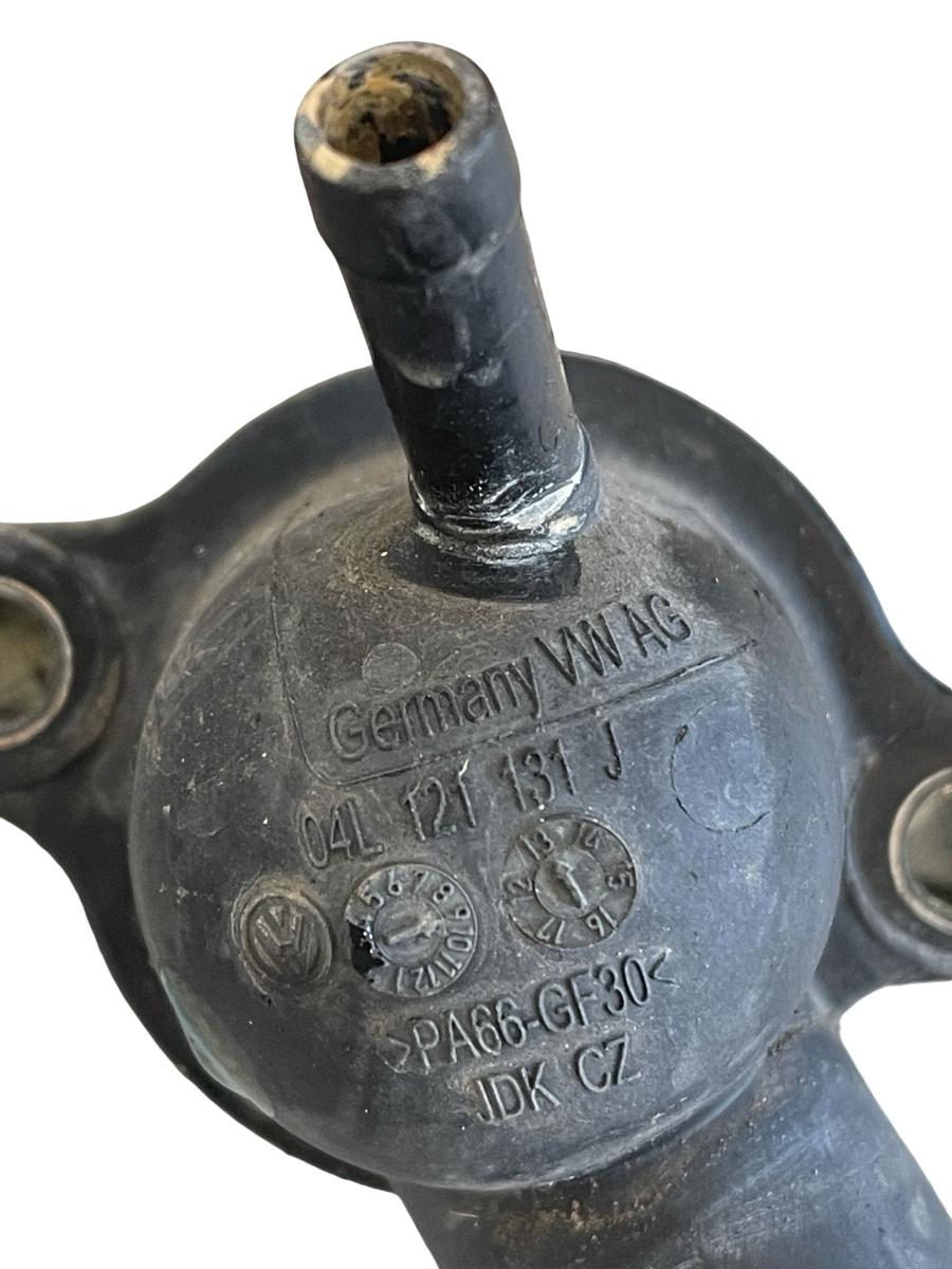 Flansa lichid de racire motor AUDI A3 Sportback 8VA, 8VF 2012 -> 2.0 TDI CRBC, CRLB, CRUA, DBGA, DCYA, DEJA, DFGA 04L121131J – foto 3