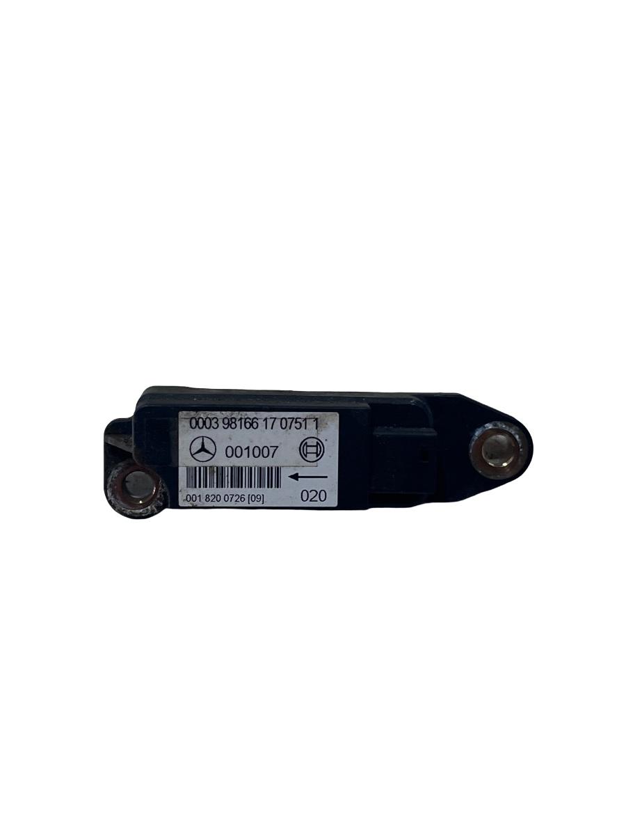 Senzor de impact airbag MERCEDES-BENZ C-CLASS W202 1993 - 2000 0018200726