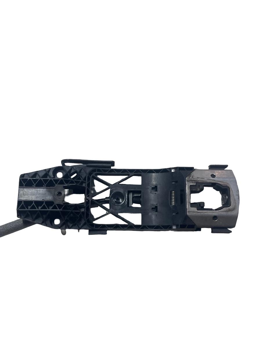 Suport maner portiera dreapta fata (UK)AUDI A3 Sportback 8VA, 8VF 2012 -> 5N0837017D