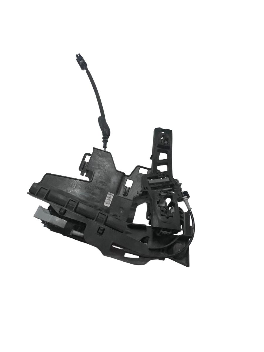 Broasca usa + suport maner stanga fata FORD FIESTA VI 2008 -> 8A6A-A21813-DC