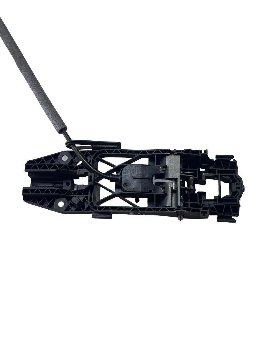 Suport maner exterior portiera stanga spate ( UK )AUDI A3 Sportback 8VA, 8VF 2012 -> 5N0837017D