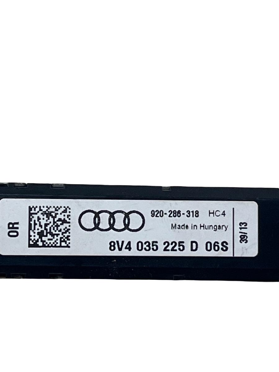 Amplificator semnal antena AUDI A3 Sportback 8VA, 8VF 2012 -> 8V4035225D – foto 2