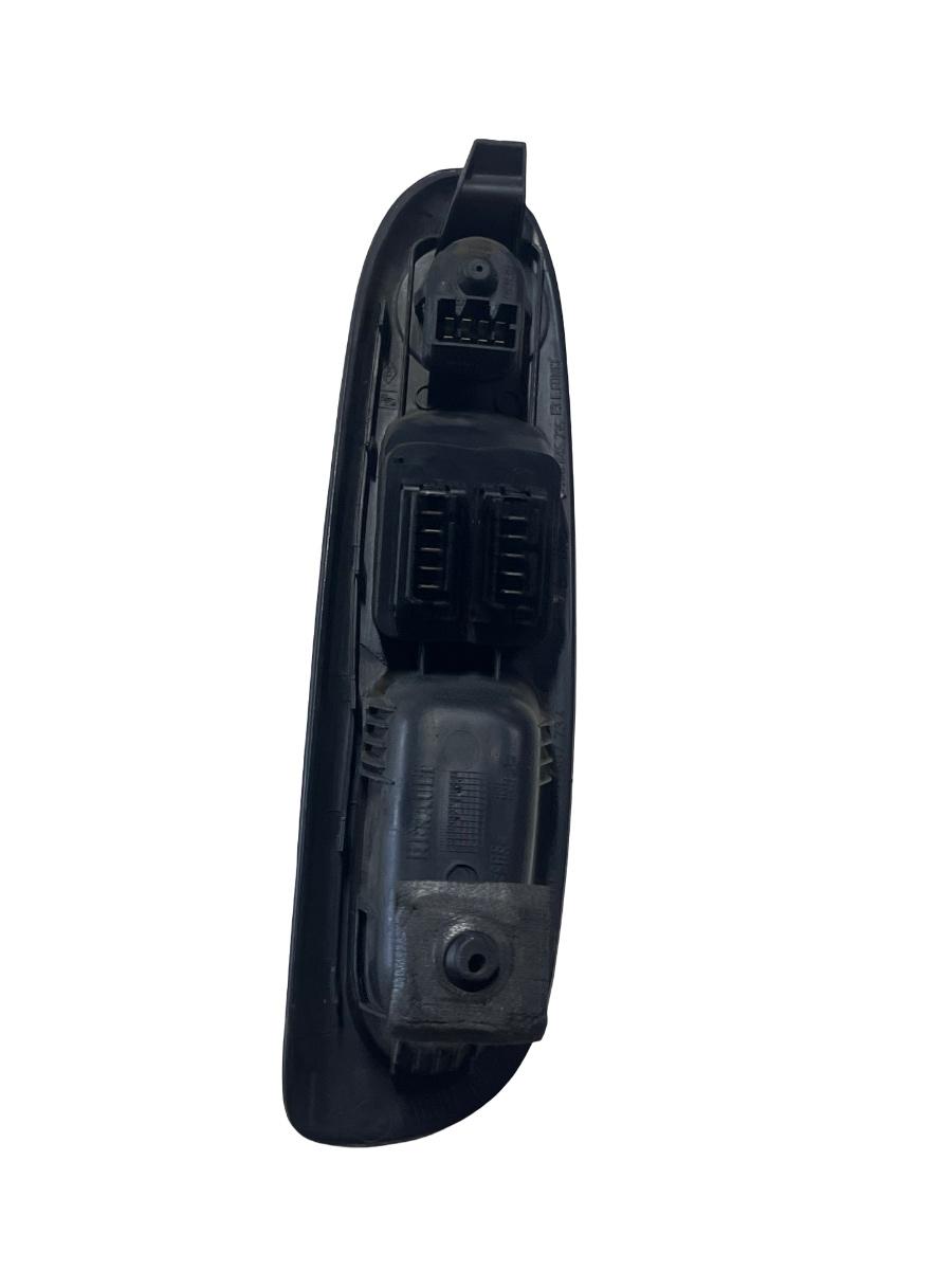 Panou Butoane geamuri electrice stanga fata RENAULT CLIO II BB0/1/2_, CB0/1/2_ 1998 -> 7700845735 – foto 2