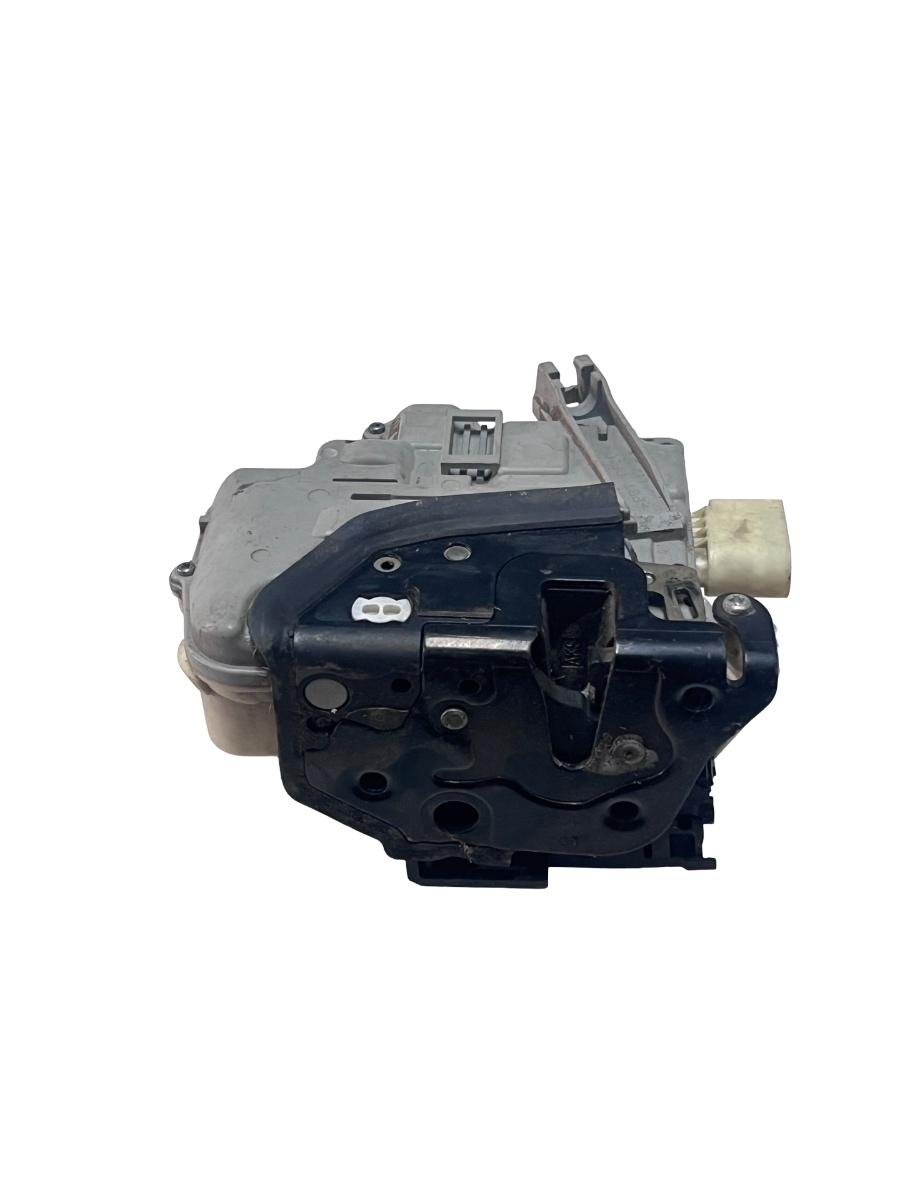Broasca usa stanga fata VOLKSWAGEN PASSAT 3C2 2005 - 2010 3C1837015A