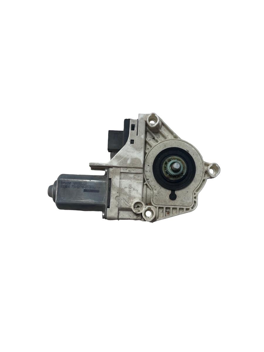 Motoras geam stanga spate AUDI Q7 4LB 2006 - 2016 4L0959801B