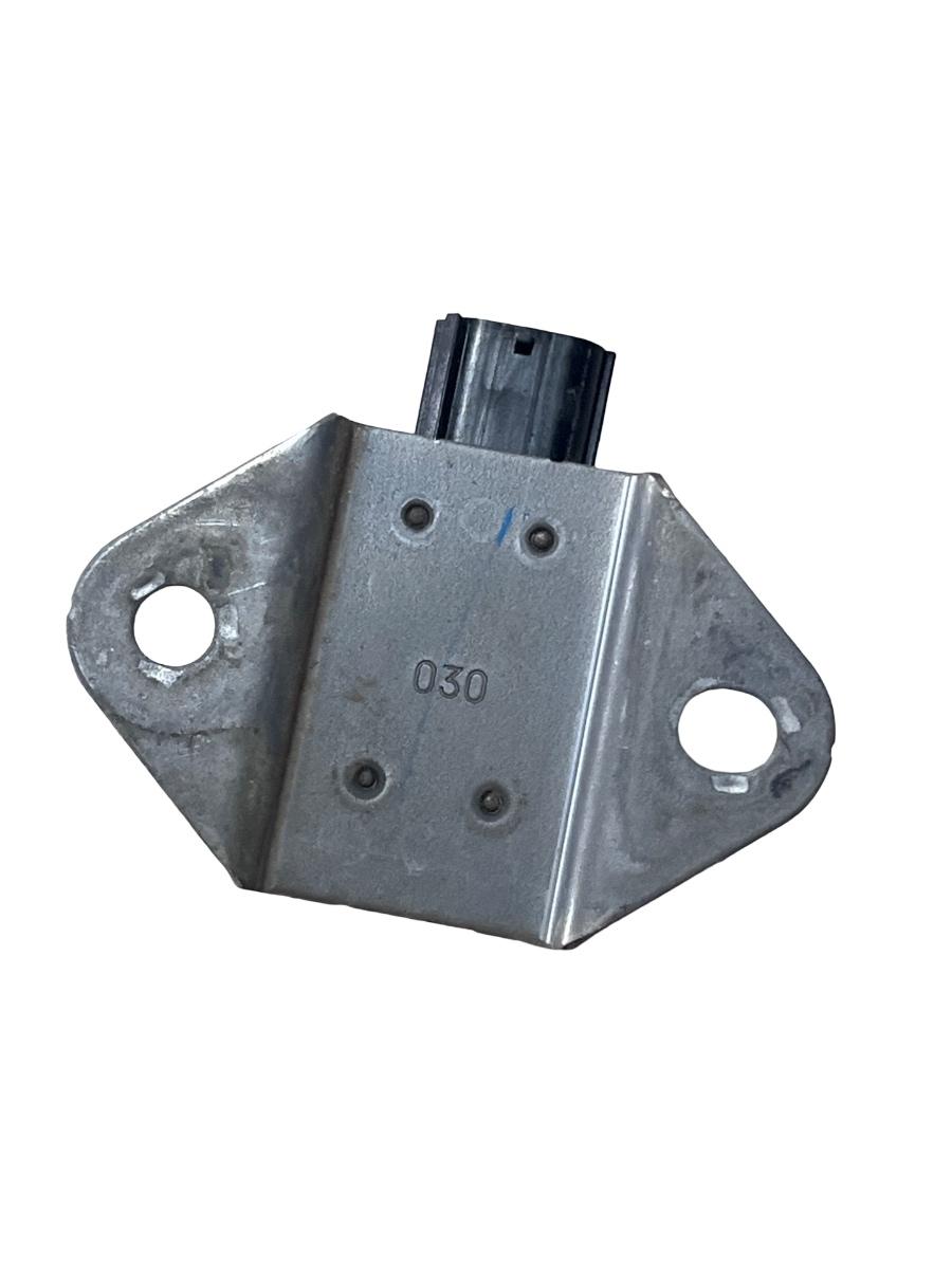 Senzor de impact airbag stanga spate TOYOTA LAND CRUISER LJ12_, KZJ12_, TRJ12_, KDJ12_, GRJ12_ 2002 - 89833-60010 – foto 4