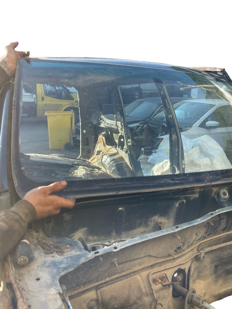 Geam parbriz fata TOYOTA LAND CRUISER LJ12_, KZJ12_, TRJ12_, KDJ12_, GRJ12_ 2002 -