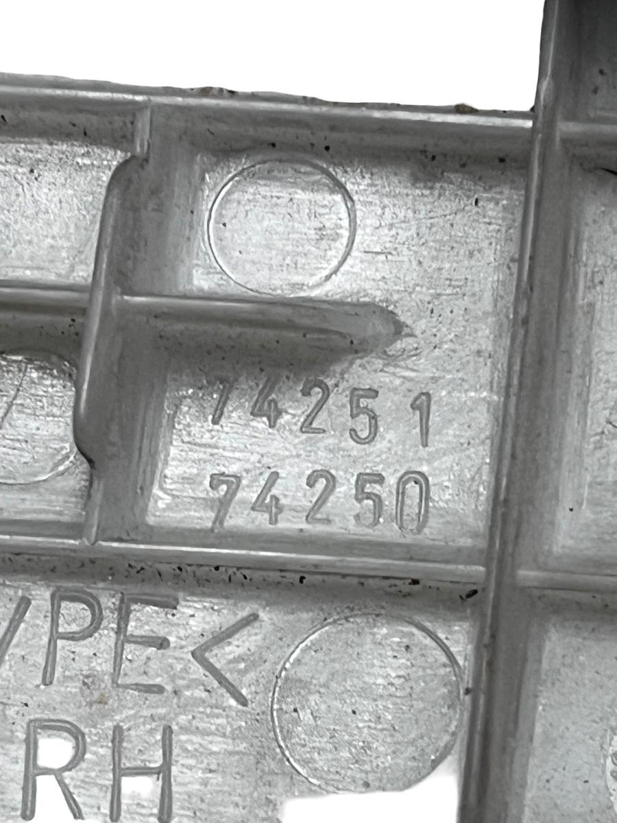 Alte ornamente portiera fata dreapta fata TOYOTA LAND CRUISER LJ12_, KZJ12_, TRJ12_, KDJ12_, GRJ12_ 2002 - 74251-74250 – foto 3