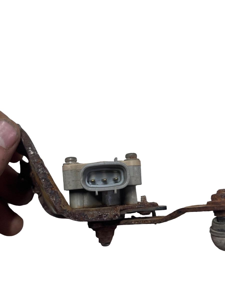Senzor de inaltime suspensie pneumatica dreapta spate TOYOTA LAND CRUISER LJ12_, KZJ12_, TRJ12_, KDJ12_, GRJ12_ 2002 - – foto 3