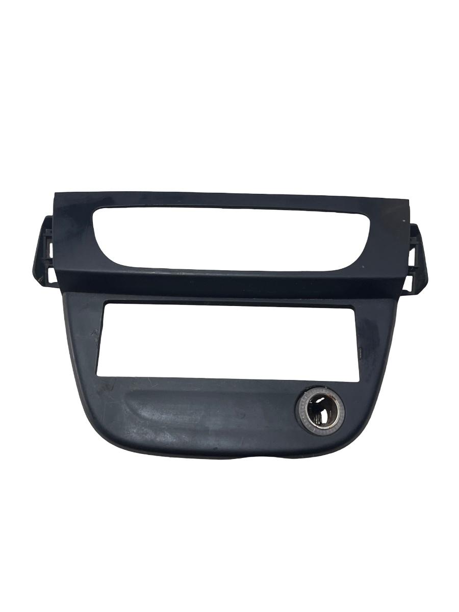 Ornament radio RENAULT FLUENCE L30_ 2010 -> 682601753R