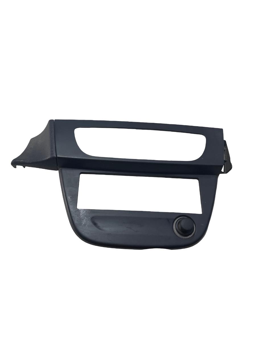 Ornament radio + bricheta RENAULT FLUENCE L30_ 2010 -> 682691753R