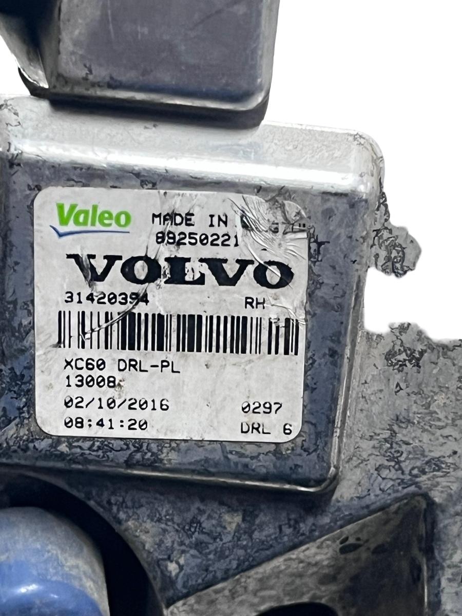 Far LED lumina de zi dreapta fata VOLVO XC60 156 2008 -> 89250221 – foto 2