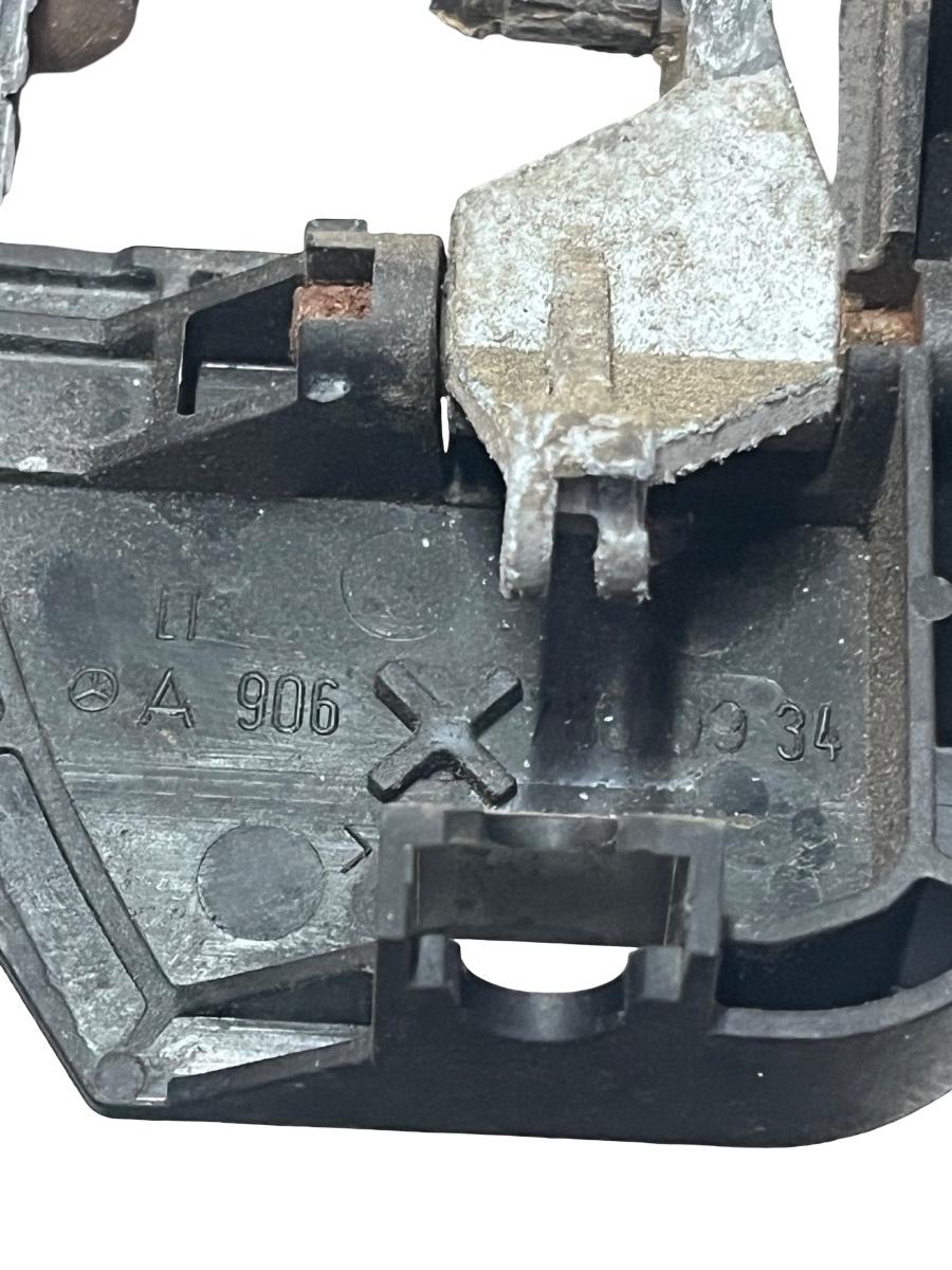 Suport maner exterior portiera fata stanga fata MERCEDES-BENZ SPRINTER 3,5-t Platform/Chassis 906 2006 -> A9067500934 – foto 2