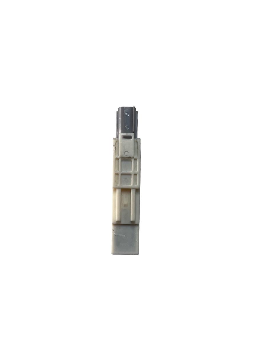 Amplificator semnal antena TOYOTA LAND CRUISER 150 TRJ15_, KDJ15_, GRJ15_, GDJ15_ 2009 -> 000530