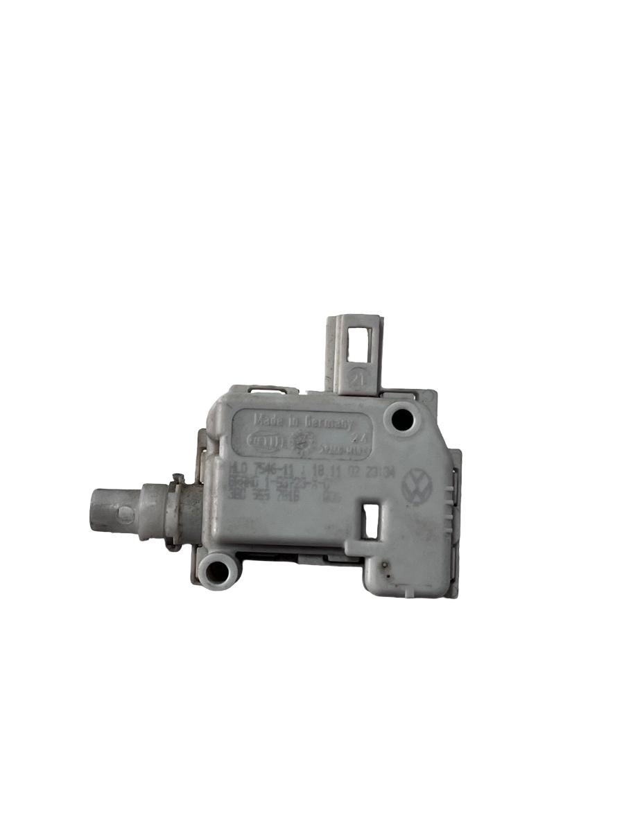 Motoras deschidere haion SKODA OCTAVIA 1U2 1996 - 2010 3B0959781B