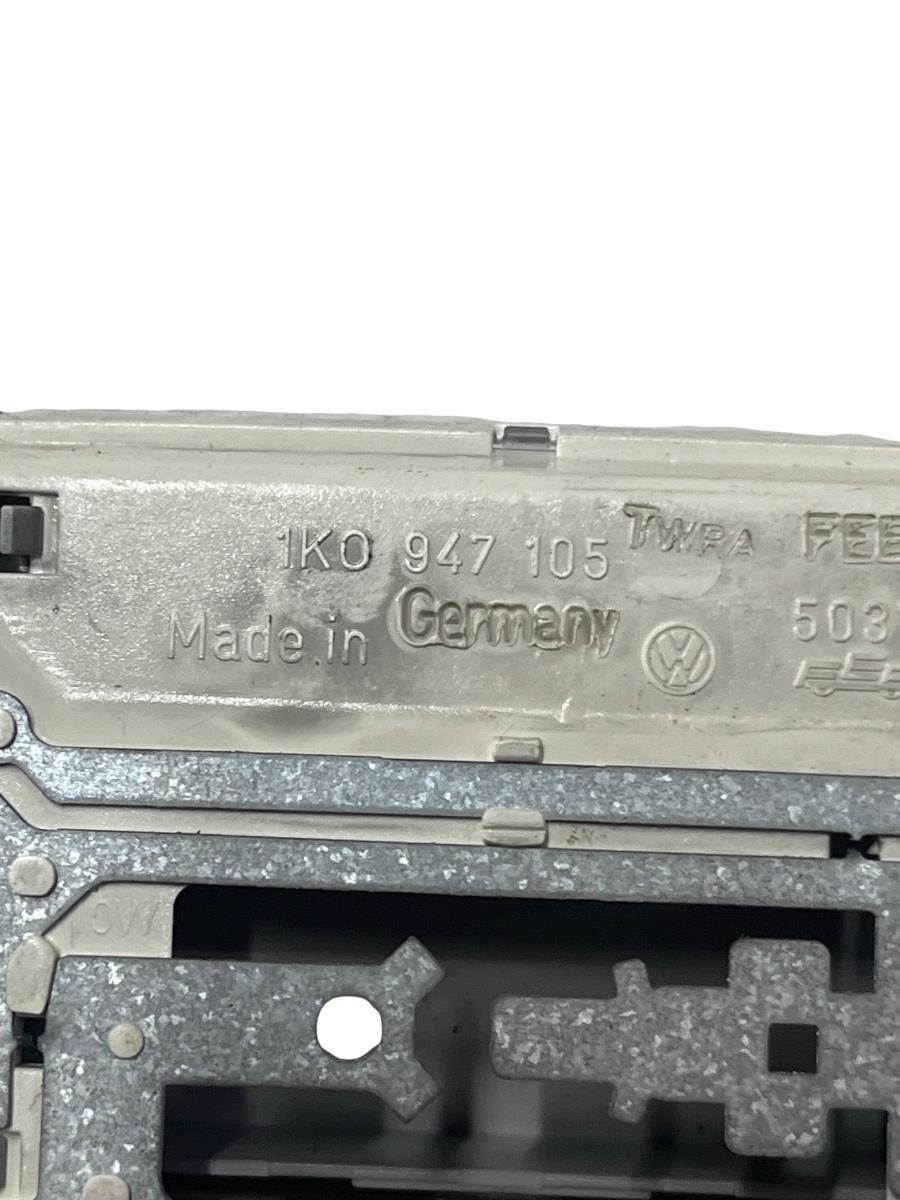 Plafoniera VOLKSWAGEN PASSAT 3C2 2005 - 2010 1K0947105 – foto 2