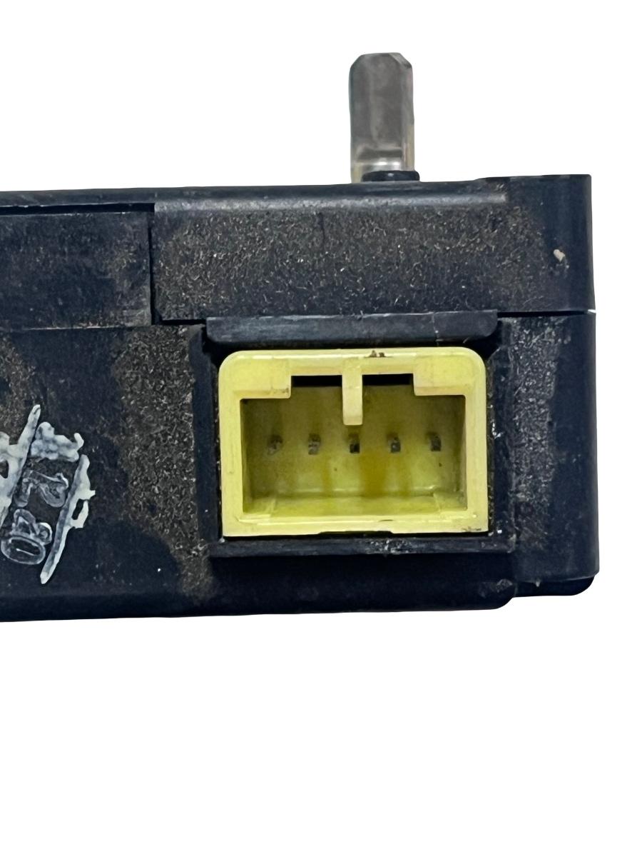 Motoras/actuator clapeta aer VOLKSWAGEN PHAETON 3D_ 2002 - 2016 4D0820511 – foto 2