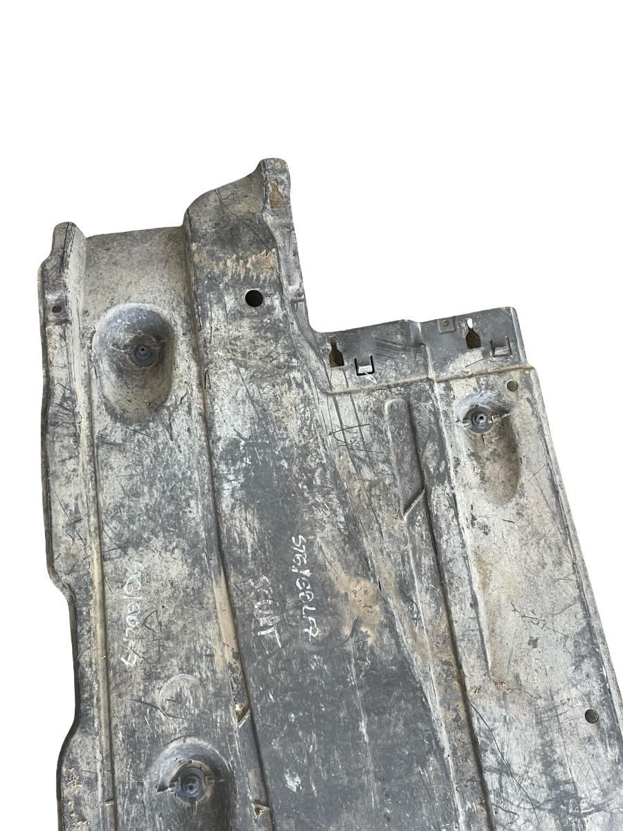 Scut lateral stanga VOLKSWAGEN GOLF VII 5G1 2012 ->