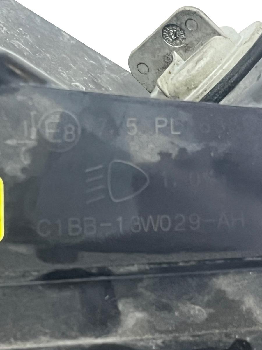 Far dreapta fata FORD FIESTA VI 2016 Facelift -> C1BB-13W029-AH – foto 4