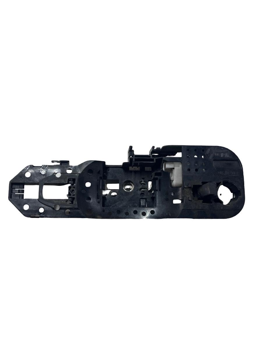 Suport maner exterior portiera dreapta spate RENAULT FLUENCE L30_ 2010 -> 806060041R