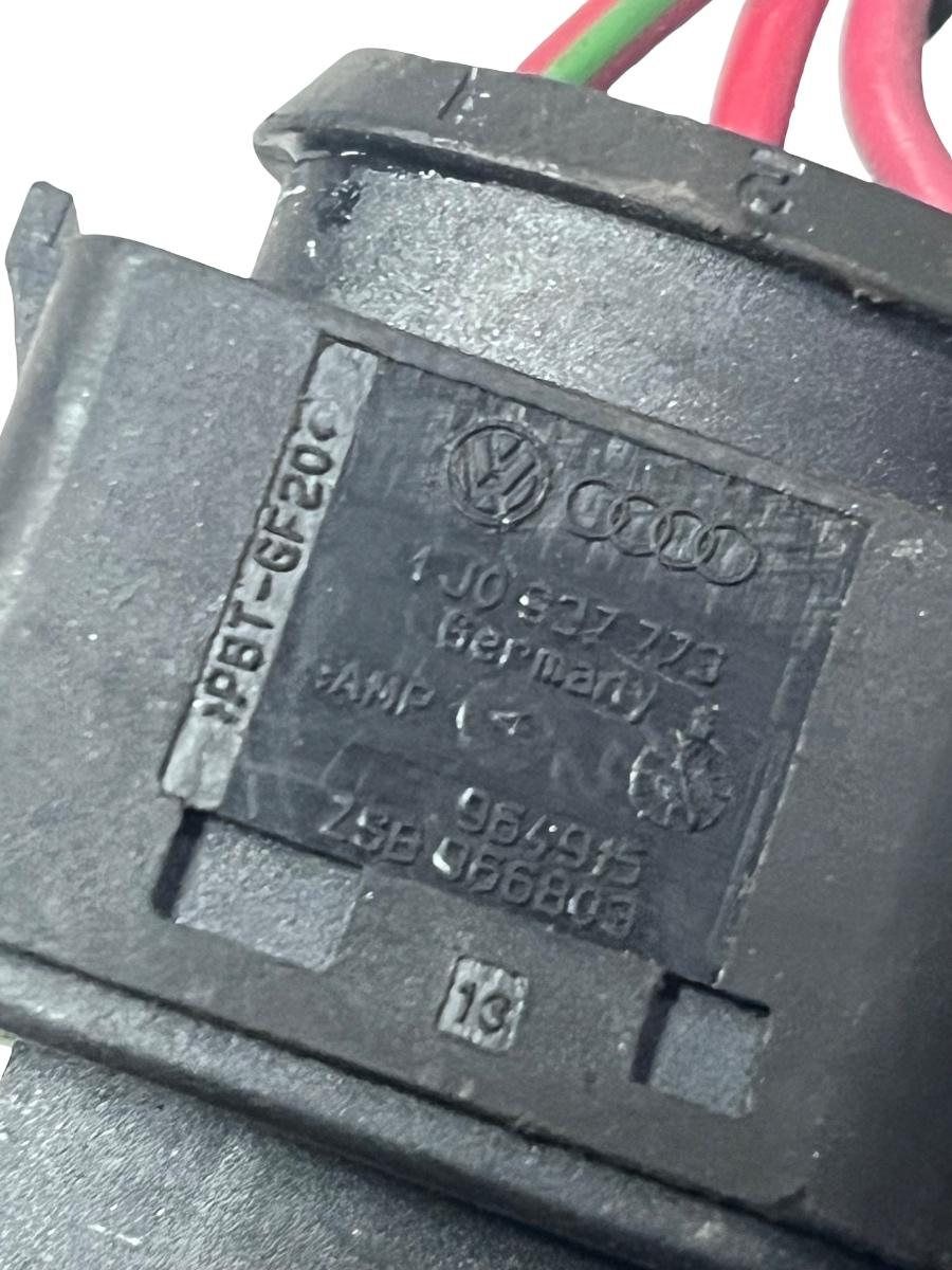 Panou sigurante borna pozitiva VOLKSWAGEN GOLF IV 1J1 1997 - 2007 1J0937773 – foto 3