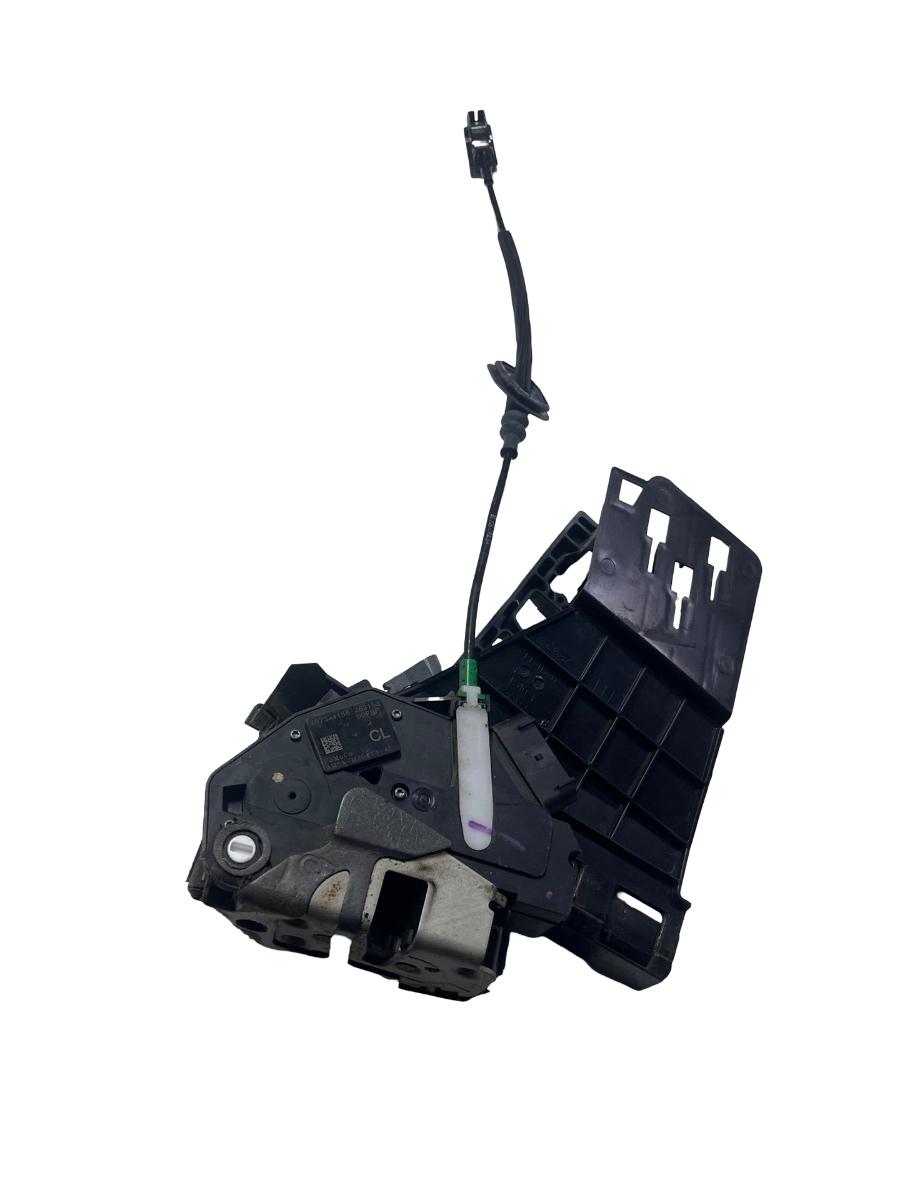 Broasca usa + Suport maner stanga spate FORD FIESTA VI 2016 Facelift -> AM5A-R26413-AE