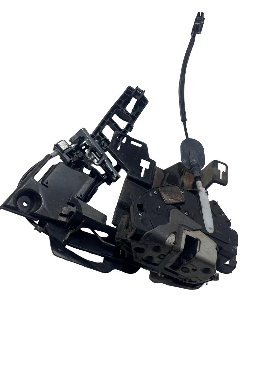 Broasca usa + suport maner stanga fata FORD FIESTA VI 2016 Facelift -> 8A61-A21979-AE – foto 2