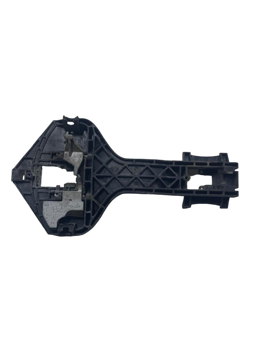 Suport maner exterior portiera dreapta fata MERCEDES-BENZ SPRINTER 3,5-t Platform/Chassis 906 2006 -> A9067600134 – foto 2