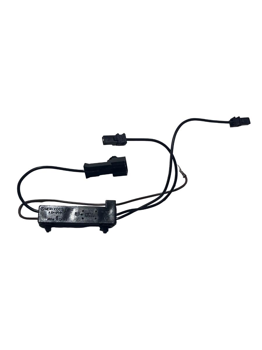 Amplificator semnal antena MERCEDES-BENZ C-CLASS W204 2007 - 2014 A2048708490