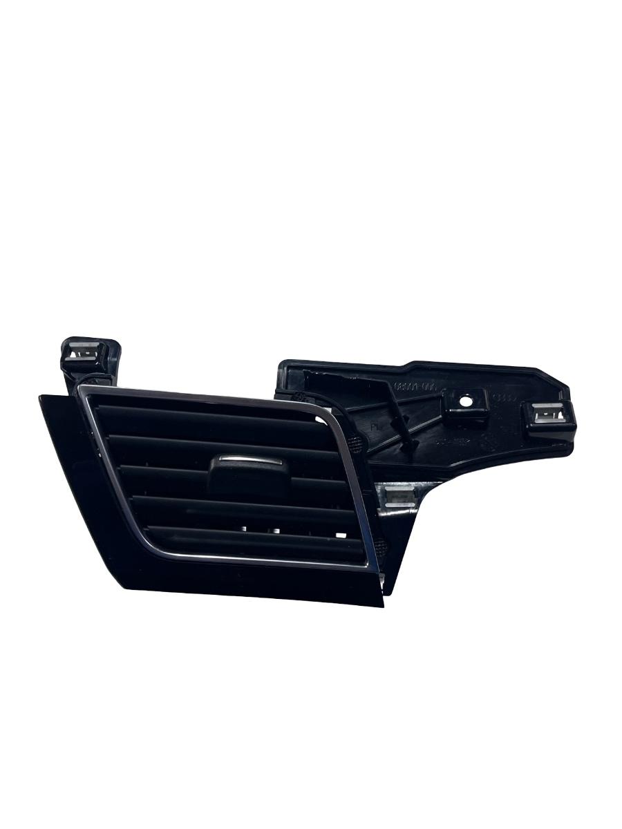 Grila de ventilatie laterala bord dreapta fata ( uk ) AUDI A8 III 4H2, 4H8, 4HC, 4HL 2009 - 2018 4H2820902B