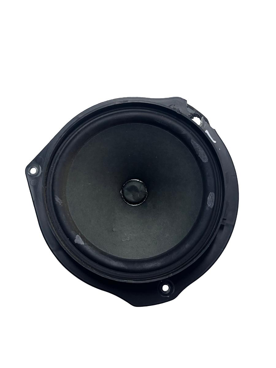 Difuzor portiera dreapta fata MERCEDES-BENZ C-CLASS W204 Facelift 2007 - 2014 A2049062401