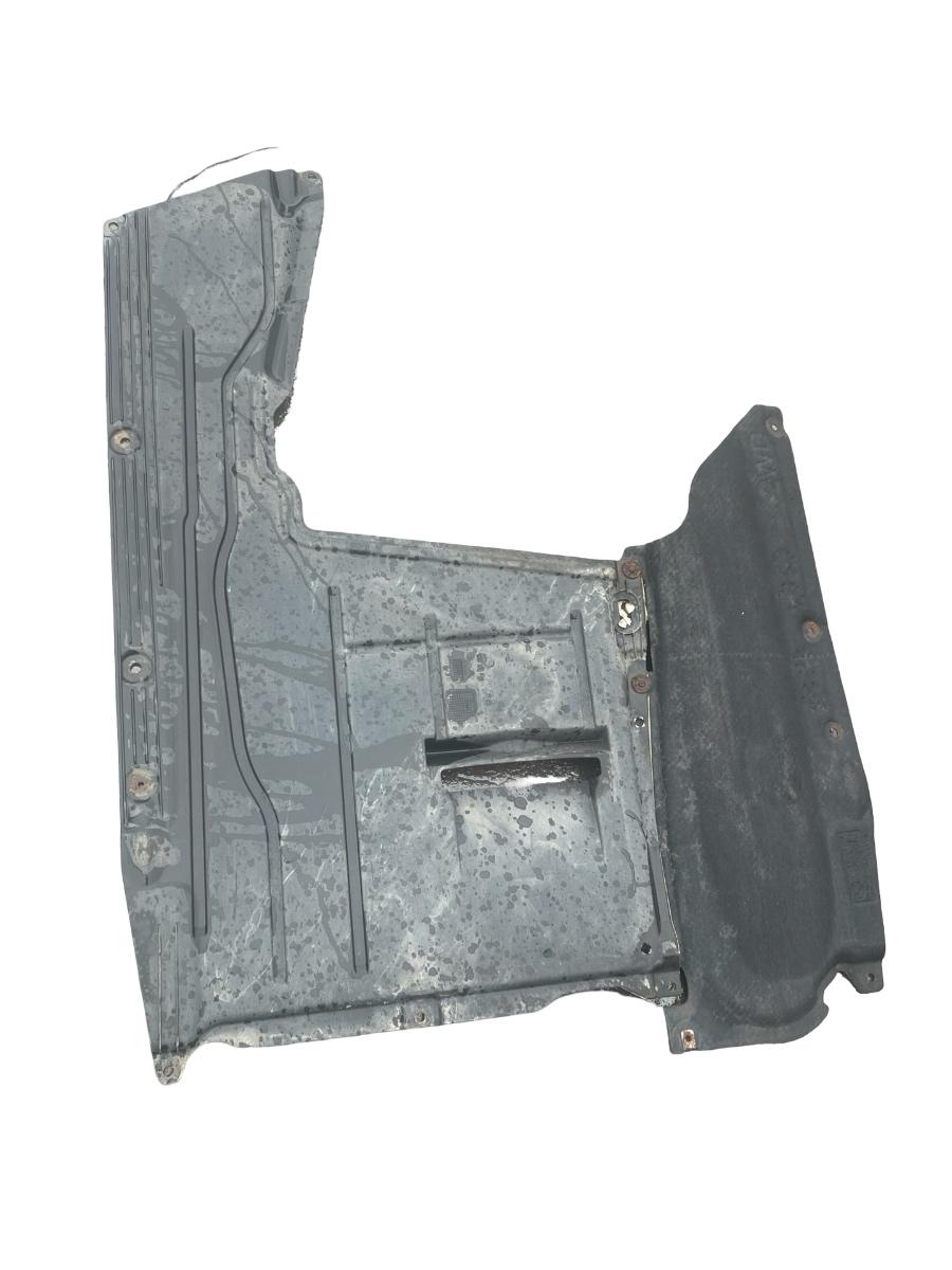 Scut lateral stanga BMW 1 II F20 2010 -> 7241829