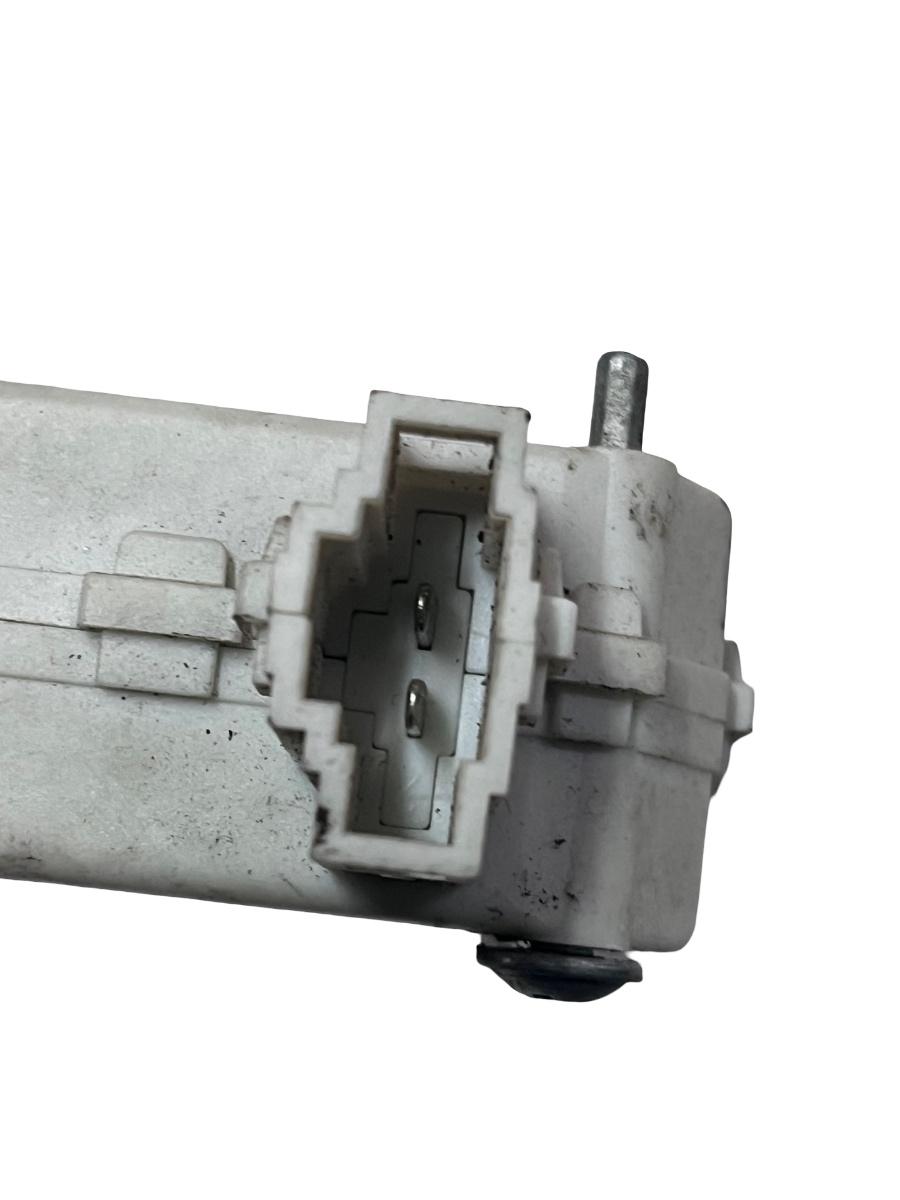 Motoras deschidere usita rezervor combustibil AUDI A6 III Avant 4F5, C6 2005 - 2011 4F0862153B – foto 2