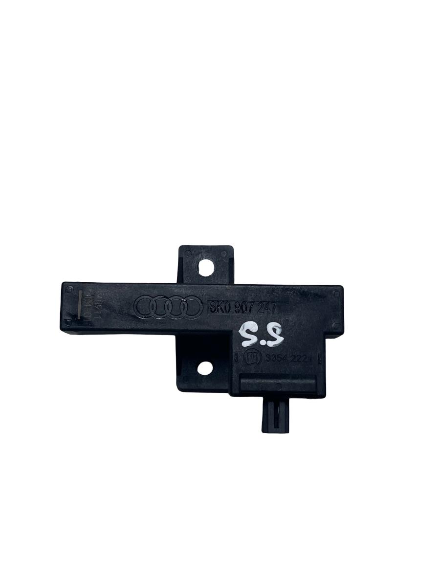 Antena Keyless stanga spate AUDI A8 III 4H2, 4H8, 4HC, 4HL 2009 - 2018 8K0907247