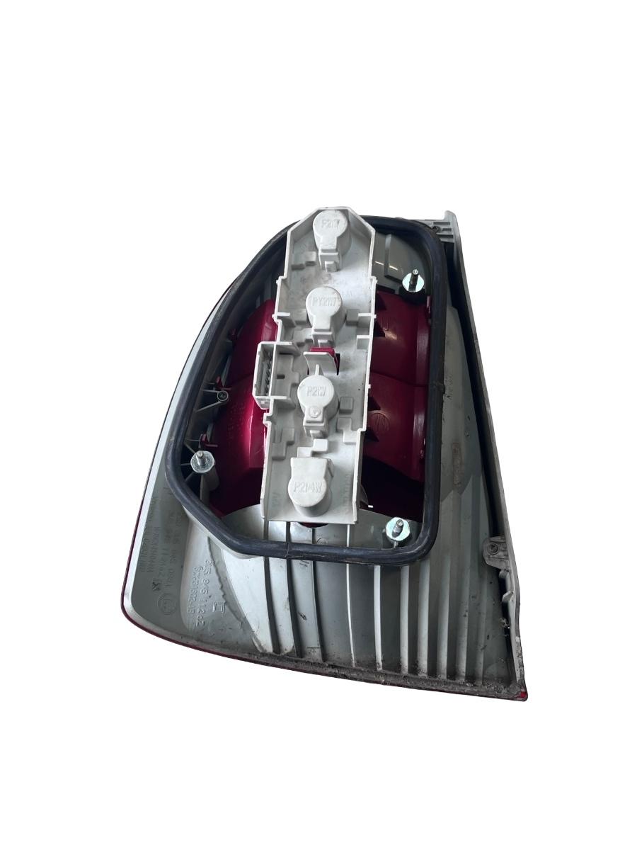 Lampa spate / Stop dreapta spate SKODA SUPERB 3U4 Facelift 2001 - 2008 3U5945112A – foto 2