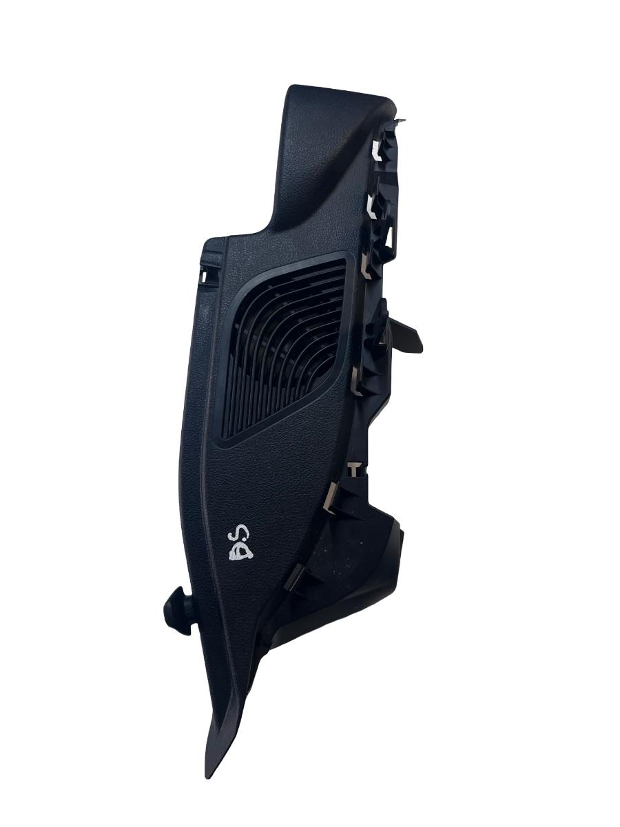 Ornament portbagaj + difuzor dreapta spate BMW 1 II F20 2010 -> 7221044